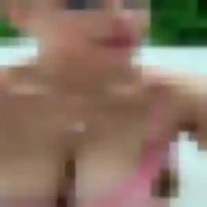 Rejoins Charline, 23 ans à Auneau-Bleury-Saint-Symphorien gratuitement
