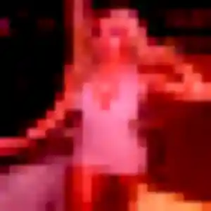 Contacte Ilona, 21 ans à Bois-Colombes en privé
