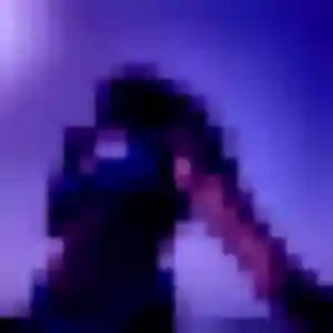 Noura (33 ans) à Cassis attend une rencontre rapidement