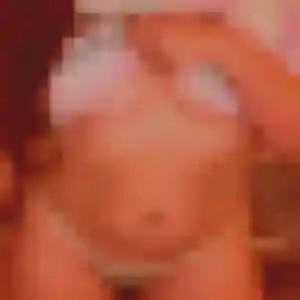 Charmante Wahiba, 28 ans à Châteauroux - voir sa photo