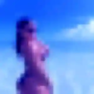 Isabelle, femme de 25 ans cherche plan cul à Entre-Deux