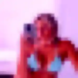 Daphne, 30 ans, connectée à Fresnes-sur-Escaut pour un plan cul