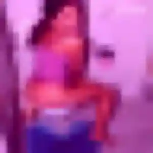 Elena, 34 ans, en ligne à Gaillac pour une rencontre coquine
