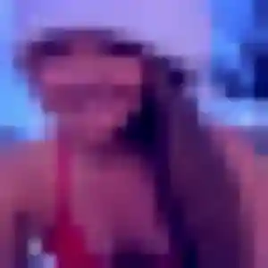 Contacte Azalee, 28 ans à Louhans en privé