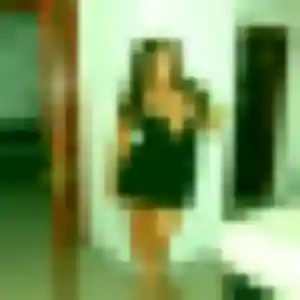 Zara, 19 ans, en ligne à Maen Roch pour un plan cul