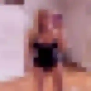 Axelle, 21 ans, connectée à Melun pour un plan cul