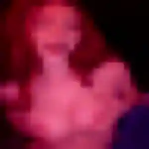 Leila, femme de 24 ans propose plan cul à Plouigneau