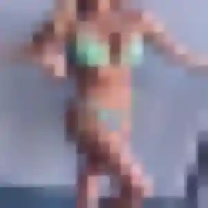 Helena, 26 ans, connectée à Roquefort-la-Bédoule pour une rencontre coquine