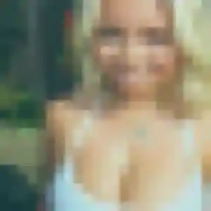 Domitille, fille de 37 ans veut plan cul à Saint-Denis-de-Pile