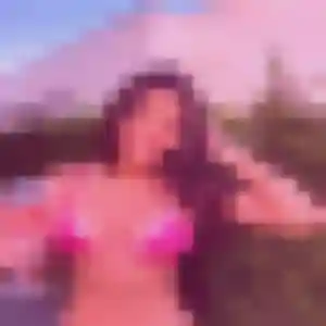 Charlotte, 26 ans, disponible à Saint-Étienne-de-Montluc pour une rencontre coquine