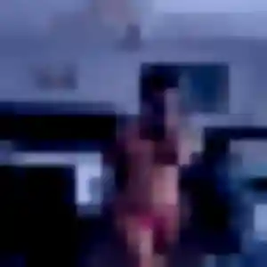 Ninon, 28 ans, cherche un plan cul à Saint-Gilles-Croix-de-Vie