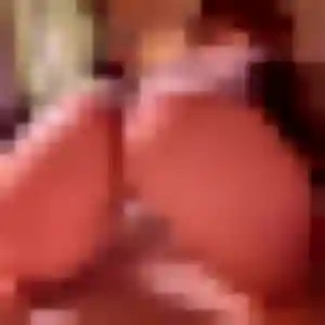 Photo de Rebecca à Saint-Pierre-du-Perray (21 ans) - plan cul anonyme