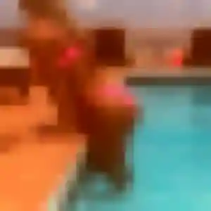 Photo privée de Blanche, 29 ans à Saint-Quentin-Fallavier - rencontre sans lendemain