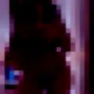Noemie, femme de 22 ans propose plan cul à Saint-Sulpice-la-Pointe