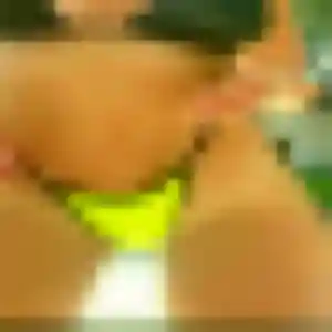 Jeanne (26 ans) à Saint-Yrieix-la-Perche propose une rencontre ce soir