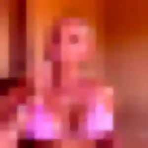 Katia, 24 ans, en ligne à Villars pour une rencontre coquine