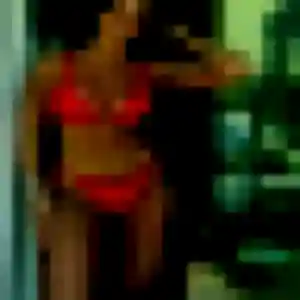 Julie de Viriat, 24 ans - plan cul discret