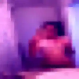 Anne, femme de 23 ans cherche plan cul à Vitré